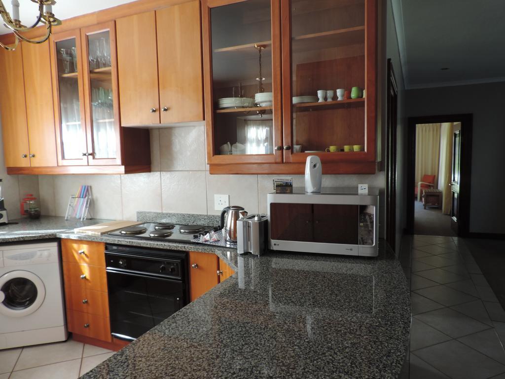 Milkwood Lodge Hermanus Bagian luar foto